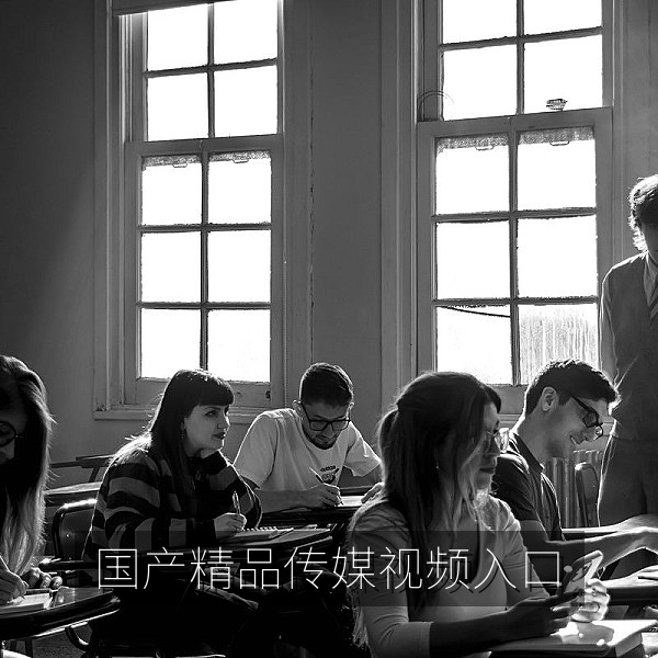 国产精品传媒视频入口首屏展示的国产影视精选海报墙