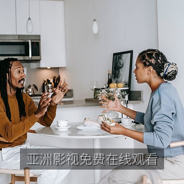 亚洲免费网站在线观看首页横幅，展示亚洲影视免费在线看的精选海报
