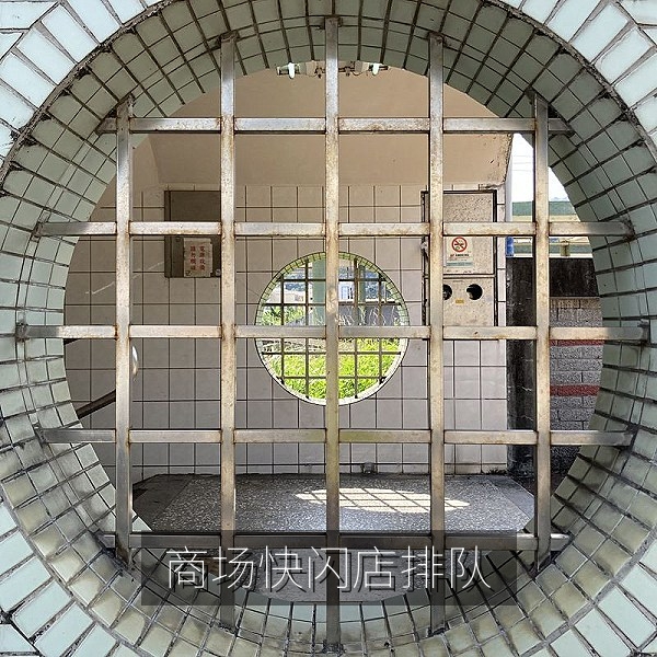 商场快闪活动排队现场，网友整理的本地生活爆料避雷清单