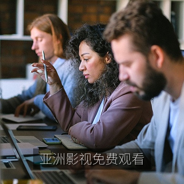 亚洲免费看首页展示的亚洲影视海报墙，包含韩剧日剧与华语电影