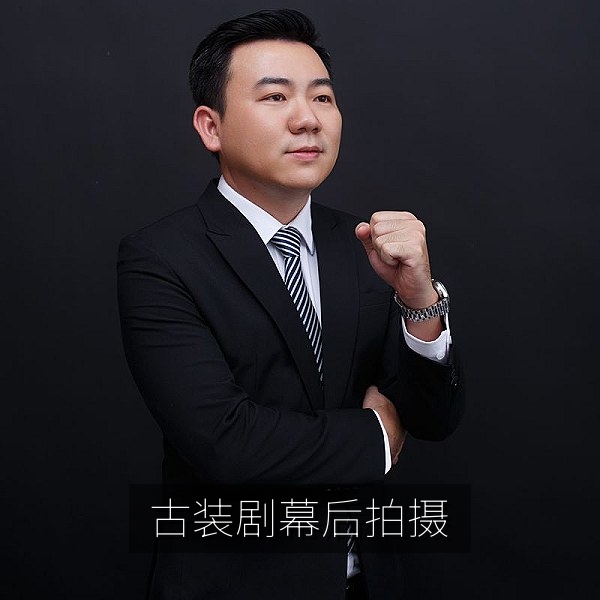 古装剧幕后拍摄现场，群演与威亚戏的综艺幕后花絮
