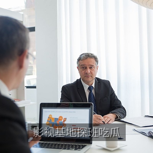 影视基地探班记录群演一天的吃瓜幕后故事