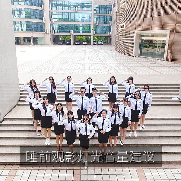 睡前观影灯光与音量设置建议文章配图
