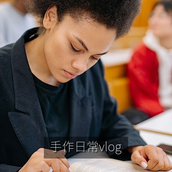 手作陶艺与手账的创意生活vlog桌面特写