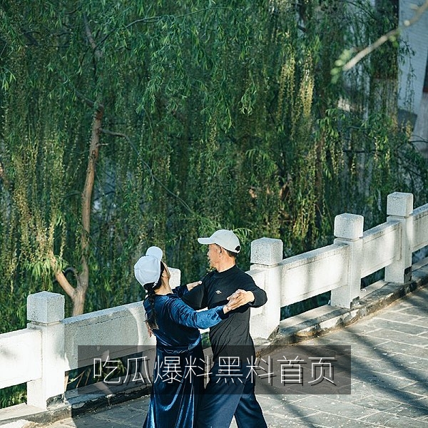 吃瓜爆料黑料首页横幅，展示每日热瓜速递与网络热点真相核实