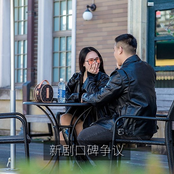 热播新剧口碑两极分化引发网友吃瓜讨论的现场图