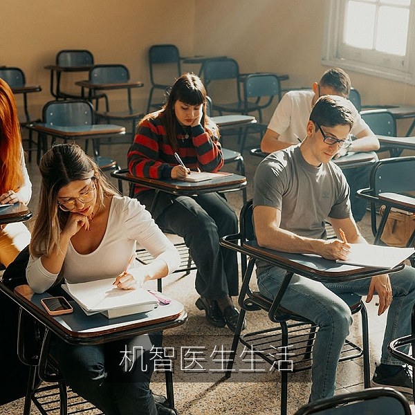 韩剧《机智医生生活》剧照，医疗群像韩剧高清中文字幕