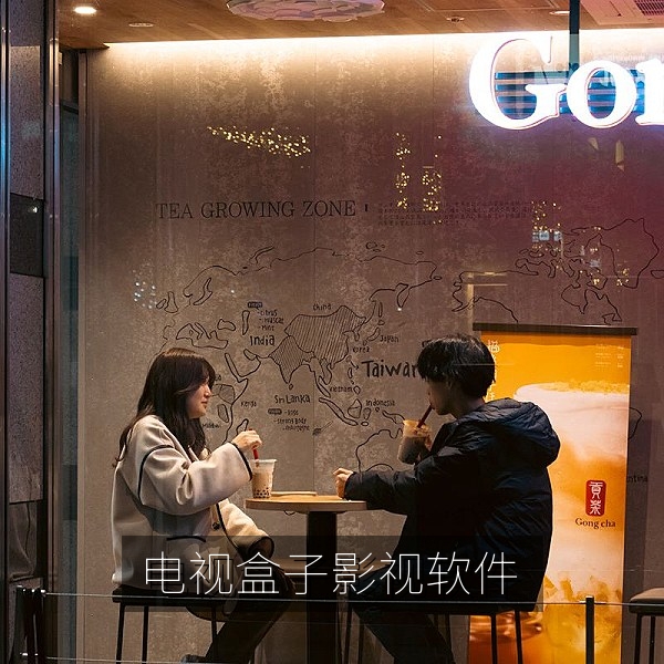 电视盒子影视软件大屏界面，遥控器操作首页推荐