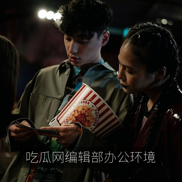 51吃瓜网在线观看编辑部办公环境与热点资讯编辑团队工作场景
