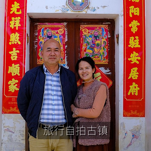 旅行自拍灵感：江南古镇河边的人像取景