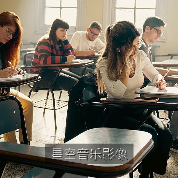 星空与音乐结合的影像短片，夜间观影片单